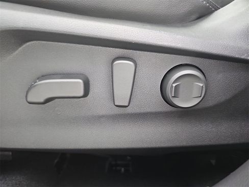 Used 2024 Subaru Forester Limited image 40