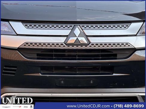 Used 2020 Mitsubishi Outlander SE image 10