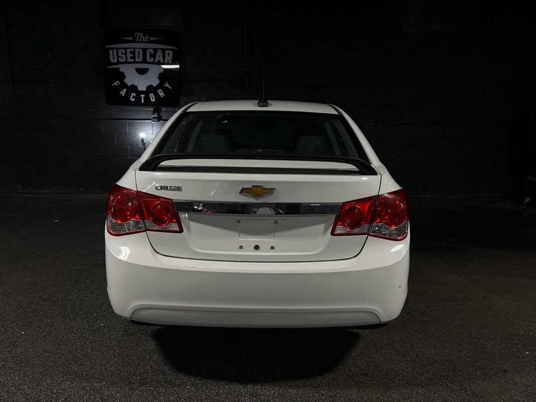 Used 2016 Chevrolet Cruze L FWD image 6