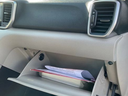 Used 2020 Kia Sportage LX image 33