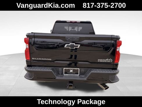 Used 2024 Chevrolet Silverado 2500 High Country w/ High Country Premium Package image 3