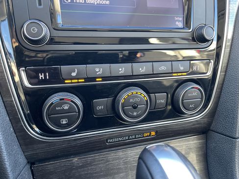 Used 2016 Volkswagen Passat 1.8T SE image 20