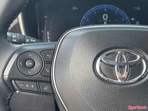 Certified 2025 Toyota Corolla Cross XLE w/ Convenience Package FWD image 22