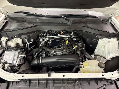 Used 2025 Ford Explorer Active AWD/4WD image 31