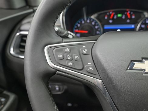 Used 2023 Chevrolet Equinox Premier FWD image 19