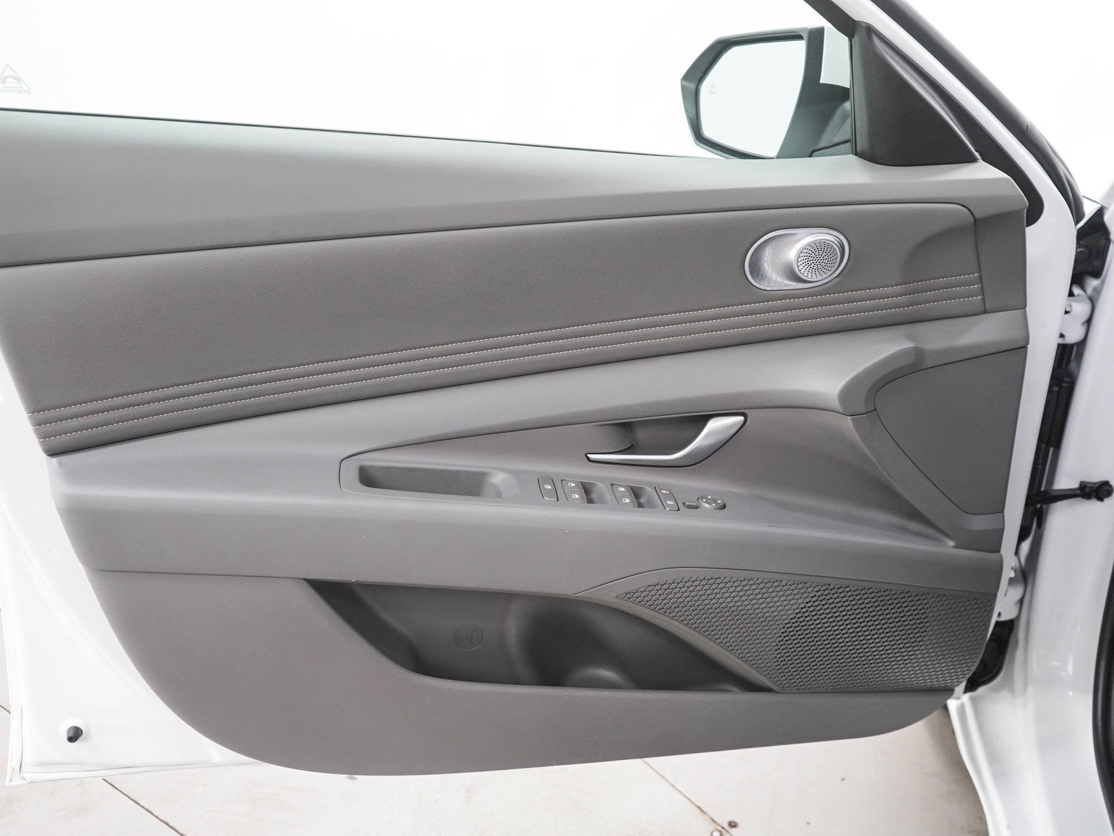 Used 2025 Hyundai Elantra SEL FWD image 18