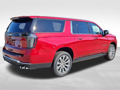 New 2025 Chevrolet Suburban Premier image 4