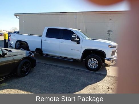 Used 2025 Chevrolet Silverado 2500 LT w/ Safety Package AWD/4WD image 3