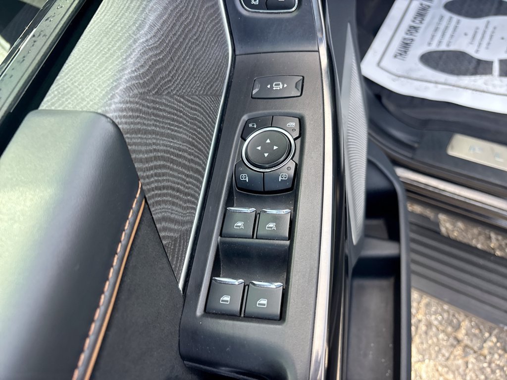 Used 2022 Ford F150 Platinum w/ FX4 Off-Road Package AWD/4WD image 29