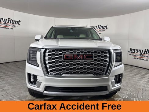 Used 2021 GMC Yukon XL Denali image 4