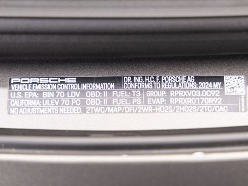 Certified 2024 Porsche 911 Targa 4S w/ Premium Package AWD/4WD image 35