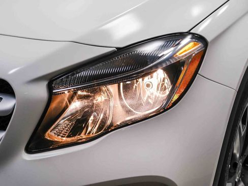 Used 2020 Mercedes-Benz GLA 250 image 12