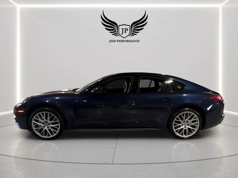 Used 2017 Porsche Panamera 4 w/ Premium Package AWD/4WD image 4