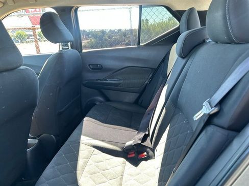 Used 2020 Nissan Kicks S image 13