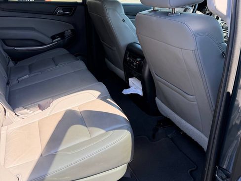Used 2019 Chevrolet Suburban LT AWD/4WD image 15
