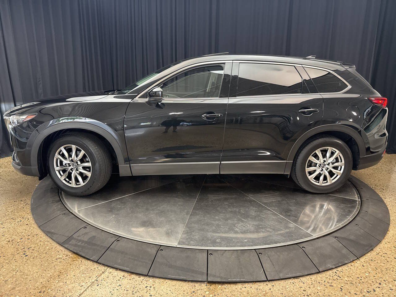 Used 2017 MAZDA CX-9 Touring AWD/4WD image 3