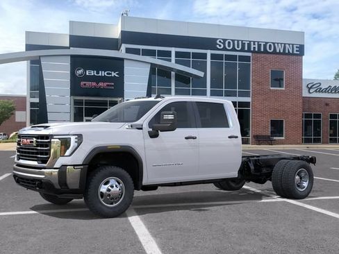 New 2026 GMC Sierra 3500 Pro w/ Convenience Package AWD/4WD image 2