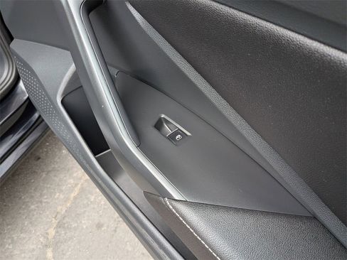 Used 2024 Volkswagen Jetta SE image 35