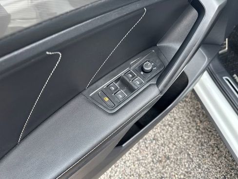 Certified 2023 Volkswagen Tiguan SE R-Line image 12