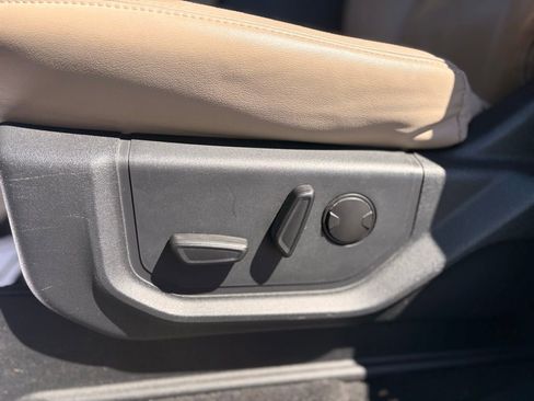 Used 2024 Ford Expedition Max XLT image 21