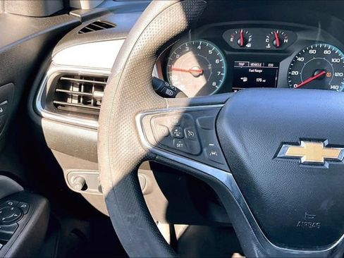 Used 2021 Chevrolet Equinox LS w/ LS Convenience Package FWD image 11