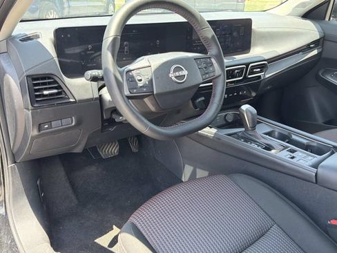 Used 2026 Nissan Sentra SR w/ Floor Mat Package FWD image 17