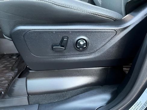 Used 2021 RAM 1500 Big Horn image 16