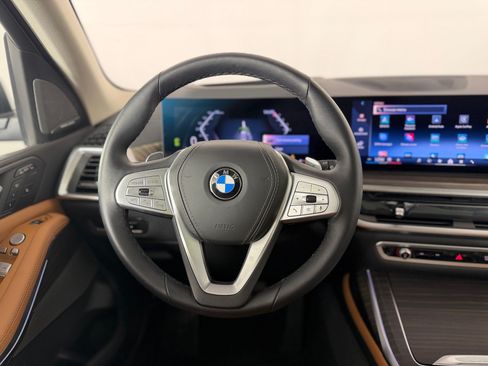 Used 2026 BMW X7 xDrive40i w/ Premium Package AWD/4WD image 11