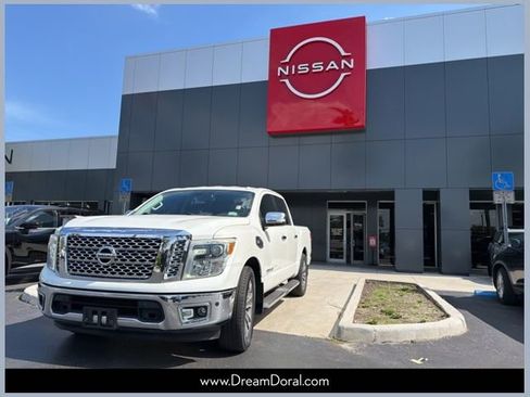 Used 2017 Nissan Titan SL RWD image 1