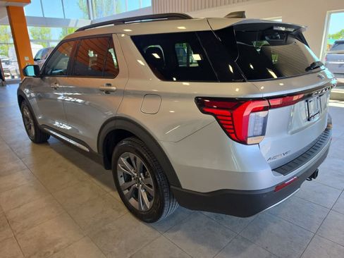 Used 2025 Ford Explorer Active w/ Active Comfort Package AWD/4WD image 11