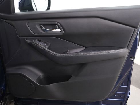 Used 2024 Nissan Rogue SV FWD image 13