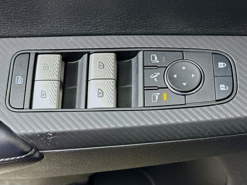 Used 2024 Mitsubishi Outlander SE image 15