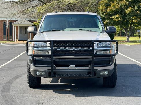 Used 2004 Chevrolet Silverado 2500 LT w/ Heavy-Duty Power Package AWD/4WD image 3