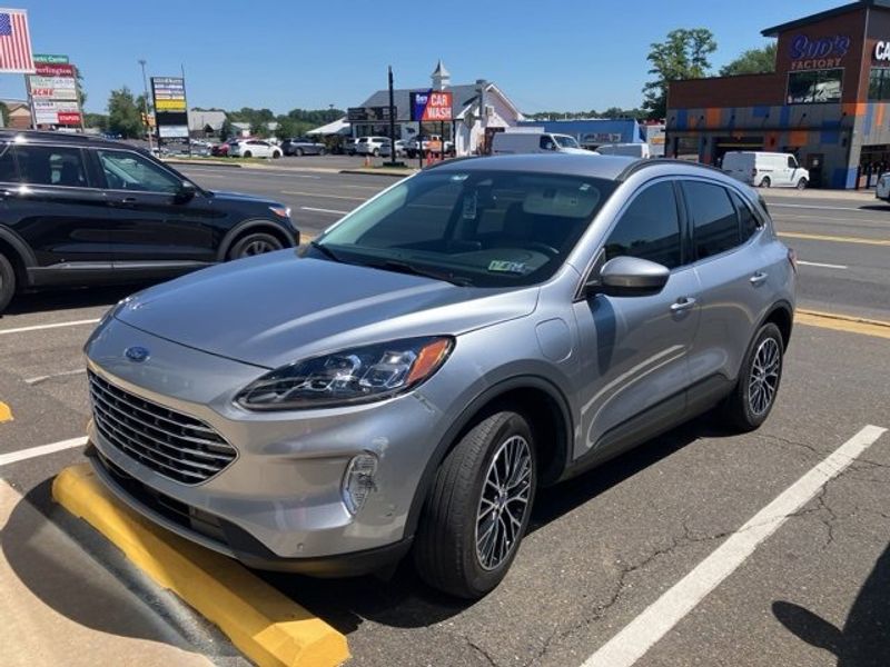 Certified 2022 Ford Escape Titanium image 1