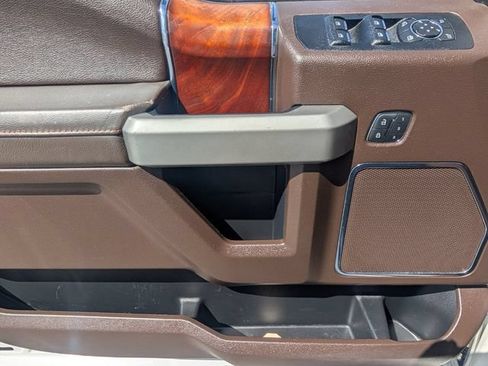 Used 2018 Ford F150 King Ranch w/ Equipment Group 601A Luxury AWD/4WD image 33