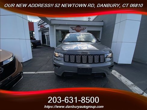 Used 2019 Jeep Grand Cherokee Altitude AWD/4WD image 15