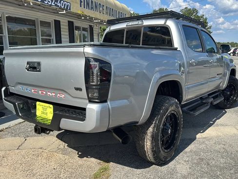 Used 2016 Toyota Tacoma TRD Sport w/ Towing Package AWD/4WD image 3
