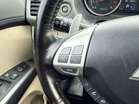 Used 2013 Mitsubishi Outlander SE AWD/4WD image 23