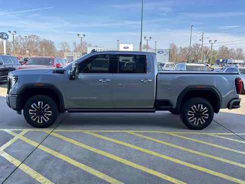 Used 2025 GMC Sierra 3500 Denali Ultimate image 11