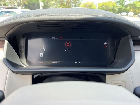 Used 2018 Land Rover Discovery HSE AWD/4WD image 22