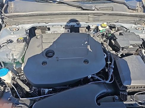 Used 2023 Volvo XC40 B5 Plus w/ Protection Package Premier image 10