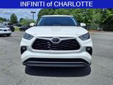 Used 2020 Toyota Highlander LE image 2