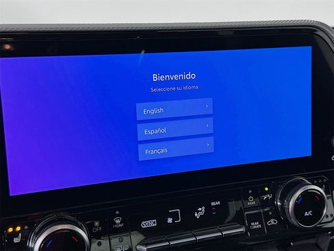 Used 2023 Toyota Highlander Platinum image 14