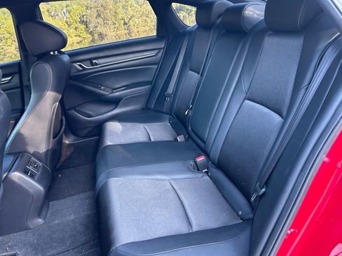 Used 2018 Honda Accord Sport image 13