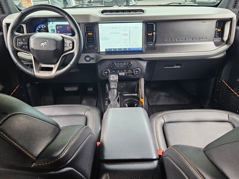 Used 2023 Ford Bronco Badlands AWD/4WD image 10