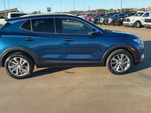 Used 2020 Buick Encore GX Essence w/ Experience Buick Package image 2