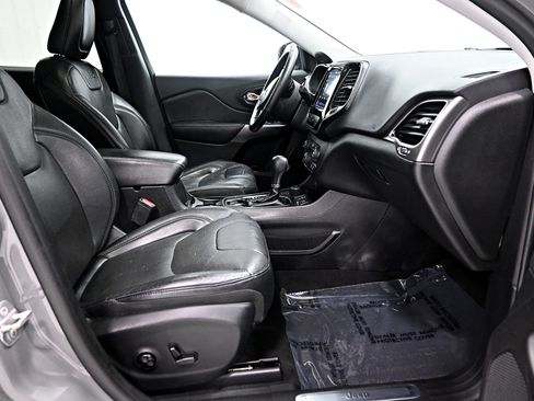 Used 2019 Jeep Cherokee Limited AWD/4WD image 29