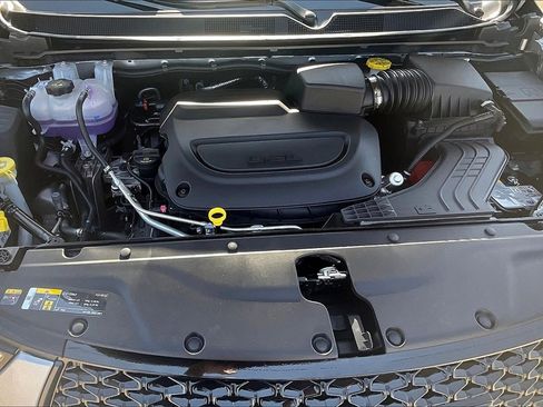 New 2026 Chrysler Pacifica Select image 11
