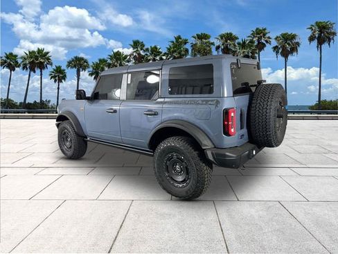Used 2025 Ford Bronco Badlands image 6