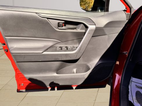 Used 2023 Toyota RAV4 LE image 9